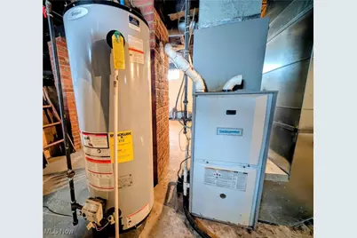 319 Crestmont Avenue NE, Canton, OH 44704 - Photo 11