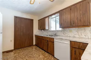 8695 Lansdale Ave NW, North Canton, OH 44720 - Photo 13