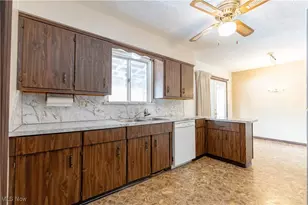 8695 Lansdale Ave NW, North Canton, OH 44720 - Photo 15