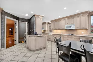 3498 Bainbridge Rd, Cleveland Heights, OH 44118 - Photo 23