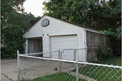 2041 13th Street SW, Akron, OH 44314 - Photo 3