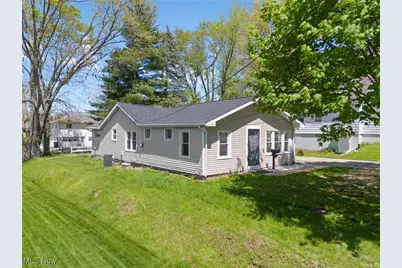 1515 39th Street NW, Canton, OH 44709 - Photo 3