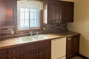 193 Renee Dr, Struthers, OH 44471 - Photo 5