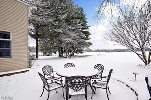 3686 S Sunnyfield Dr, Akron, OH 44321 - Photo 3