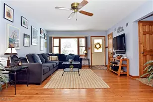 3686 S Sunnyfield Dr, Akron, OH 44321 - Photo 5