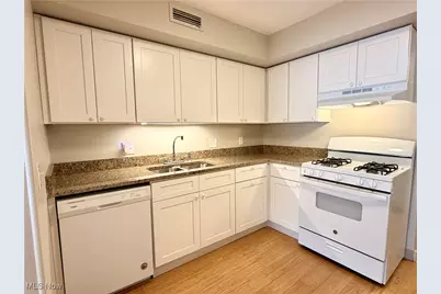 6260 Greenwood, Sagamore Hills, OH 44067 - Photo 9