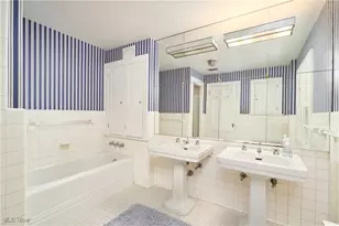 2166 Ridgewood Rd, Akron, OH 44313 - Photo 23