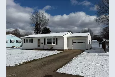 917 Kelly Street NW, New Philadelphia, OH 44663 - Photo 1