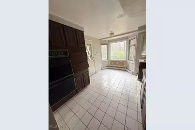 7090 Euclid Chardon Road, Kirtland, OH 44094 - Photo 5