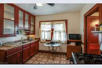 14300 Darwin, Loveland, OH 44110 - Photo 3