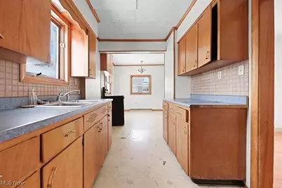 228 W Oxford Street, Alliance, OH 44601 - Photo 3