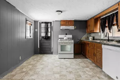 234 Rosenberry Street, Alliance, OH 44601 - Photo 3