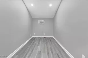 1417 Harrisburg Rd NE, Canton, OH 44705 - Photo 5