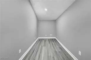 1417 Harrisburg Rd NE, Canton, OH 44705 - Photo 3