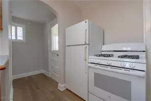 2246 7th St SW, Akron, OH 44314 - Photo 11