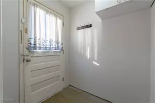 2246 7th St SW, Akron, OH 44314 - Photo 15