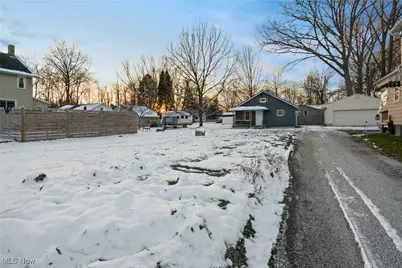 616 Johnson Avenue, Alliance, OH 44601 - Photo 9