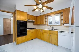 364 Mowbray Rd, Akron, OH 44333 - Photo 11