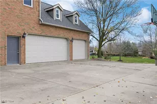 1527 Alexandria Pkwy SE, Canton, OH 44709 - Photo 37