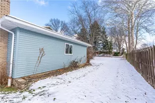 306 Ranowsky Ct N, East Canton, OH 44730 - Photo 9