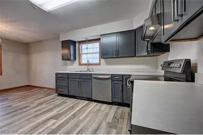 412 Taylor Drive SW, New Philadelphia, OH 44663 - Photo 9