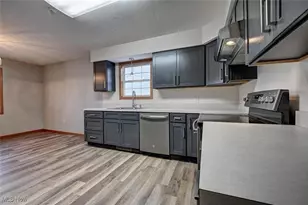 412 Taylor Dr SW, New Philadelphia, OH 44663 - Photo 9