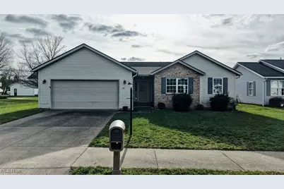 412 Taylor Drive SW, New Philadelphia, OH 44663 - Photo 1