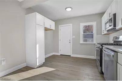 508 E Tallmadge Avenue, Akron, OH 44310 - Photo 9