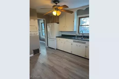 539 Wells Avenue, Louisville, OH 44641 - Photo 5