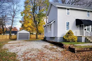 1867 Triplett Blvd, Akron, OH 44312 - Photo 3