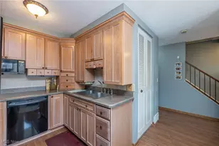 1132 N Carpenter Rd, Brunswick, OH 44212 - Photo 9