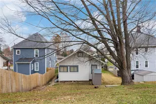 827 9th St SW, Massillon, OH 44647 - Photo 23