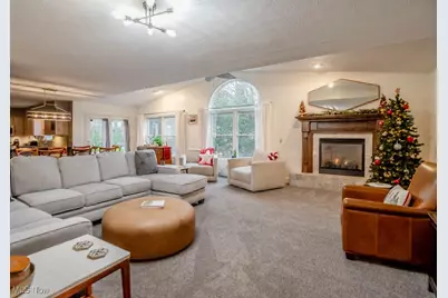 2450 Wildflower Lane NE, Massillon, OH 44646 - Photo 3