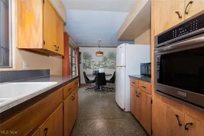 1035 Lois Avenue NW, North Canton, OH 44720 - Photo 5