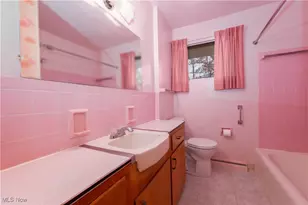 1035 Lois Ave NW, North Canton, OH 44720 - Photo 9