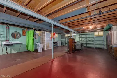 1035 Lois Avenue NW, North Canton, OH 44720 - Photo 11