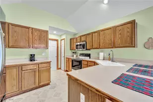 1485 Golden Ln, Grandview Heights, OH 44147 - Photo 17