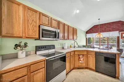 1485 Golden Lane, Grandview Heights, OH 44147 - Photo 13