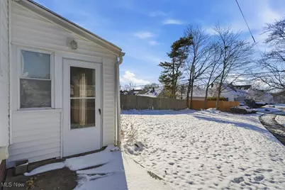 1188 Hardesty Boulevard, Akron, OH 44320 - Photo 9