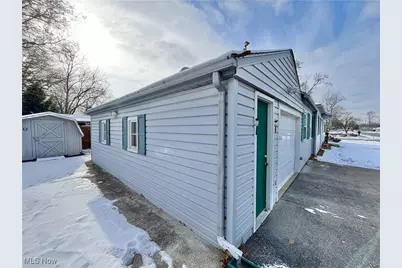 579 Poplar Street, Elyria, OH 44035 - Photo 3