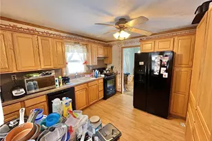 579 Poplar St, Elyria, OH 44035 - Photo 11