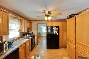 579 Poplar St, Elyria, OH 44035 - Photo 9