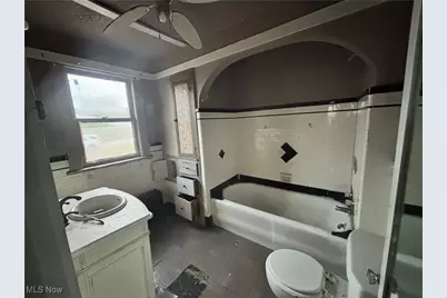 1057 Pennsylvania Avenue, Weirton, WV 26062 - Photo 11