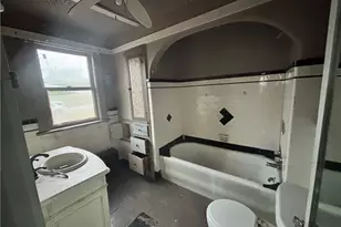 1057 Pennsylvania Ave, Weirton, WV 26062 - Photo 11