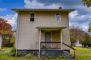 884 Lovers Ln, Akron, OH 44306 - Photo 3