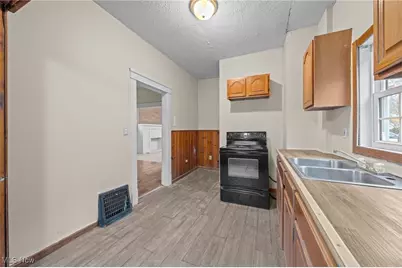 1053 Mount Vernon Avenue, Akron, OH 44310 - Photo 25