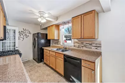 3425 Bentwillow Lane, Youngstown, OH 44511 - Photo 9