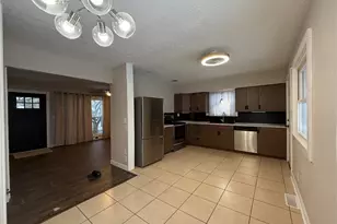 517 Grosvenor Ave NW, Massillon, OH 44647 - Photo 3