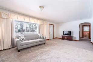 6534 Diana Dr, Poland, OH 44514 - Photo 3