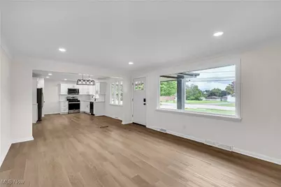 338 Blossom Avenue, Campbell, OH 44405 - Photo 3